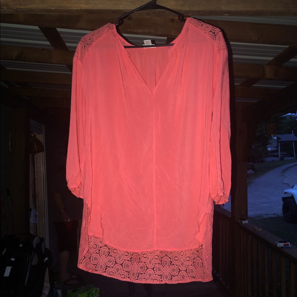 Small coral three quarter inch sleeve shirt